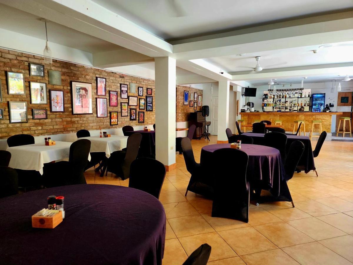 Altamont West Hotel Montego Bay Dış mekan fotoğraf